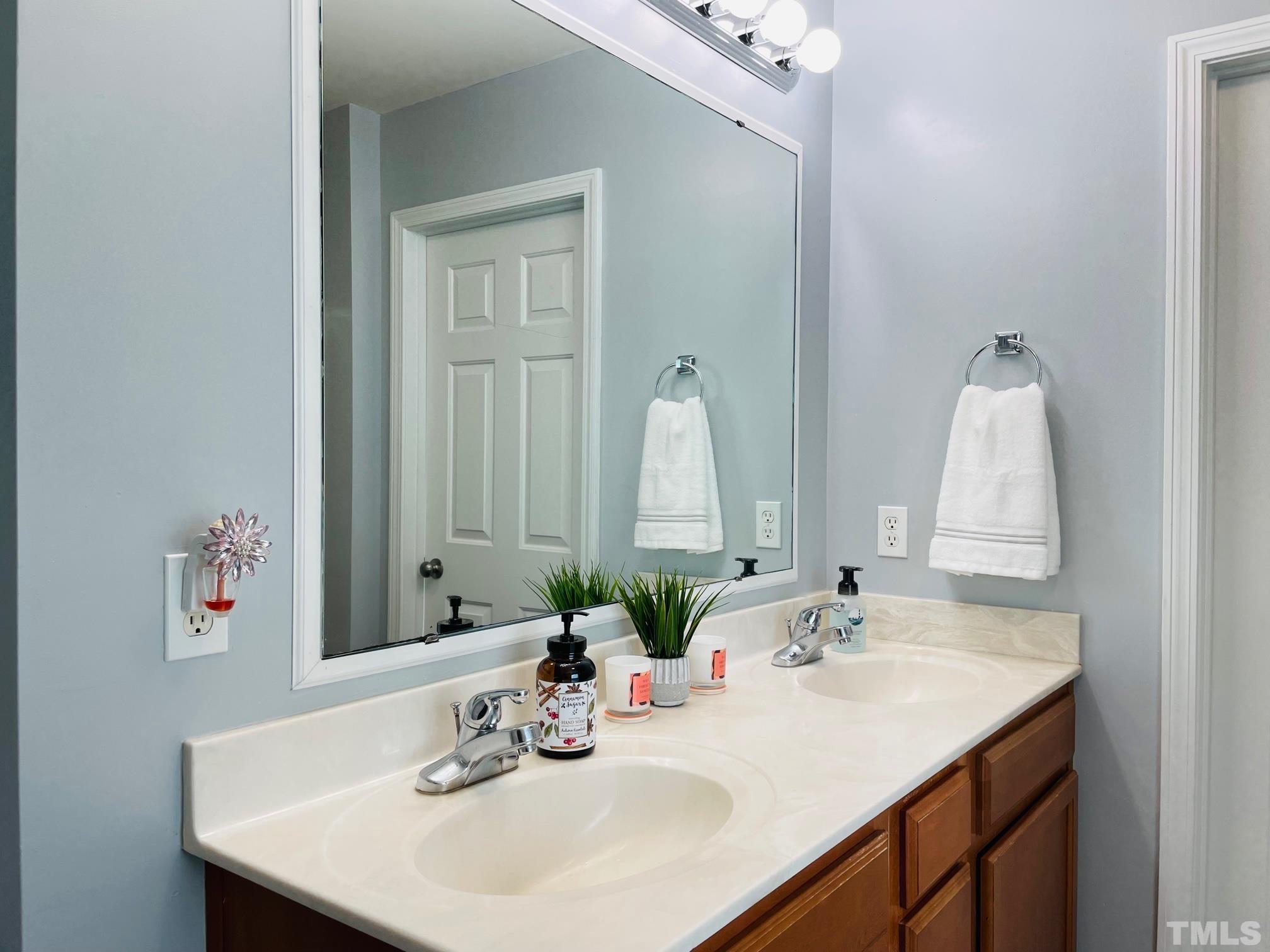 2800 Erinridge Road Raleigh, NC 27610 - Photo 6 of 8 Gallery Image 6