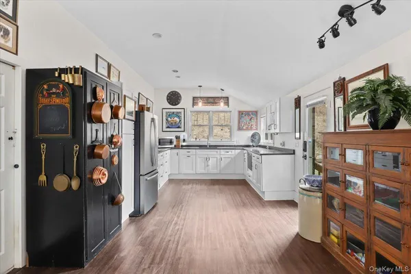 $1,495,000 | 6 Annarock Drive, Somers, NY 10589