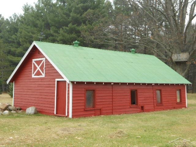 2470 Pruess Road Hemlock, MI 48626 - Photo 12 of 15 31223573-11.JPG