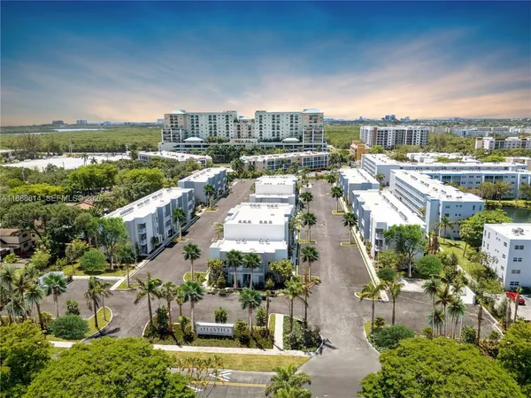$515,000 | 610 Northeast 2nd Street, Unit 205, Dania Beach, FL 33004