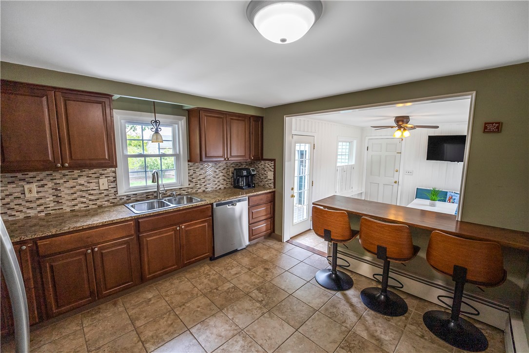 6 Cole Street Smithfield, RI 02828 - Photo 6 of 29