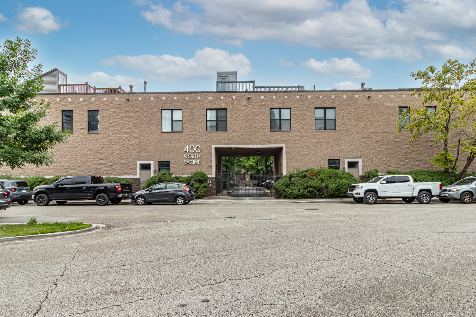 400 North Racine Avenue, Unit 110B Chicago, IL 60642 - Photo 1 of 14