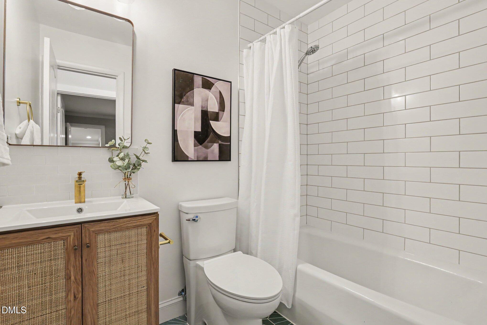 1012 Lansing Avenue Durham, NC 27713 - Photo 19 of 38 019_file_9610