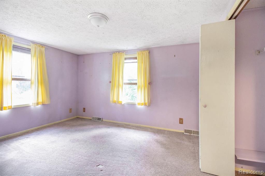 6205 Golf Club Road Howell, MI 48843 - Photo 13 of 22