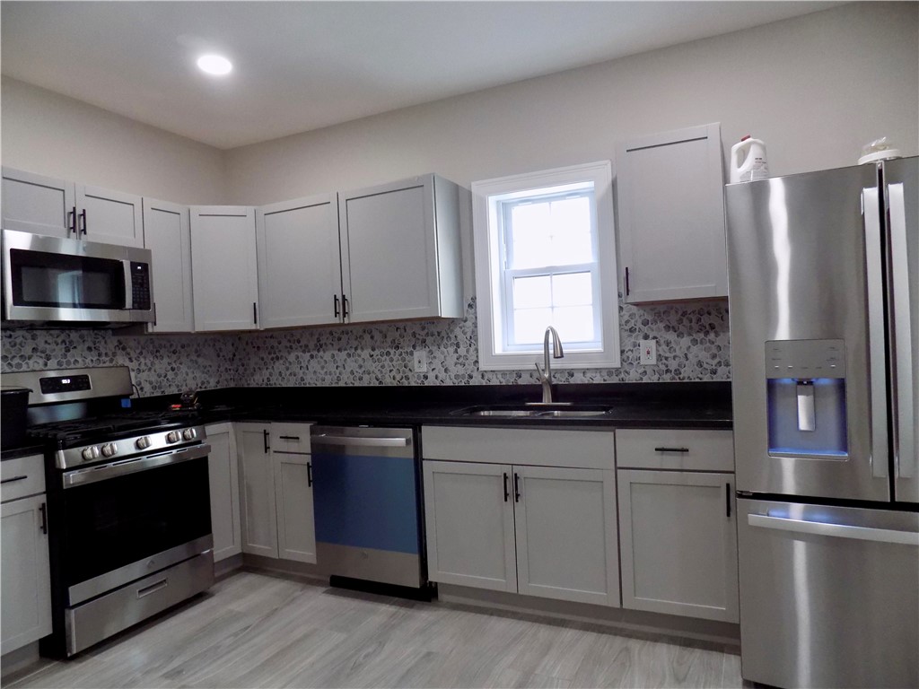 56 Vinton Street Providence, RI 02909 - Photo 4 of 39
