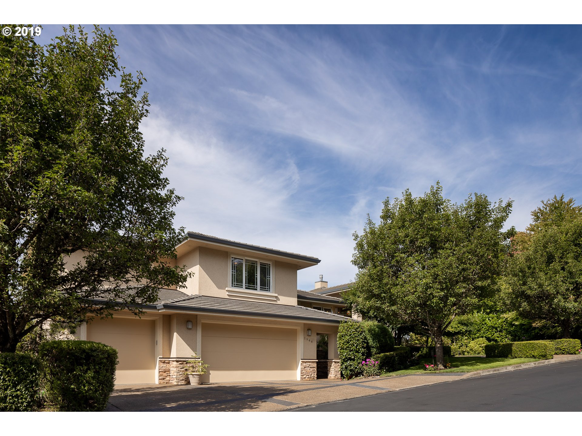 1944 Northwest Cedar Ridge Drive Portland, OR 97229 - Photo 3 of 31