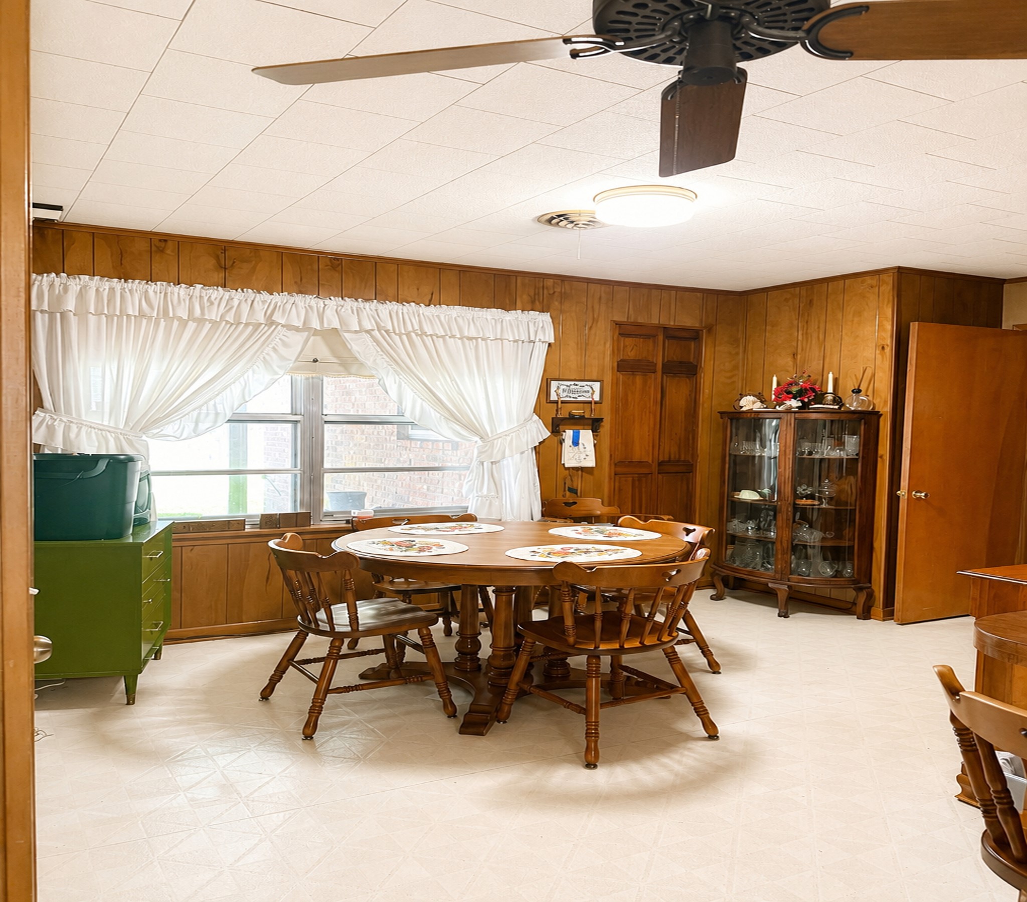 317 Richmond Street Angleton, TX 77515 - Photo 6 of 13