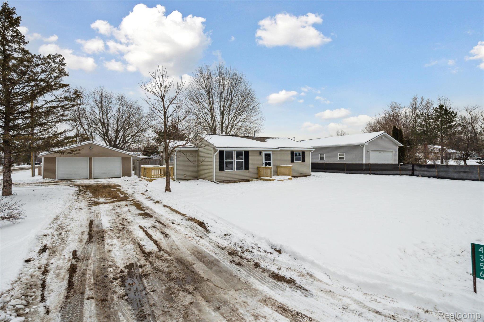 4356 North Vassar Road Flint, MI 48506 - Photo 2 of 27