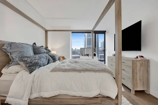 $3,325 | 350 North Canal Street, Unit 1109, Chicago, IL 60606