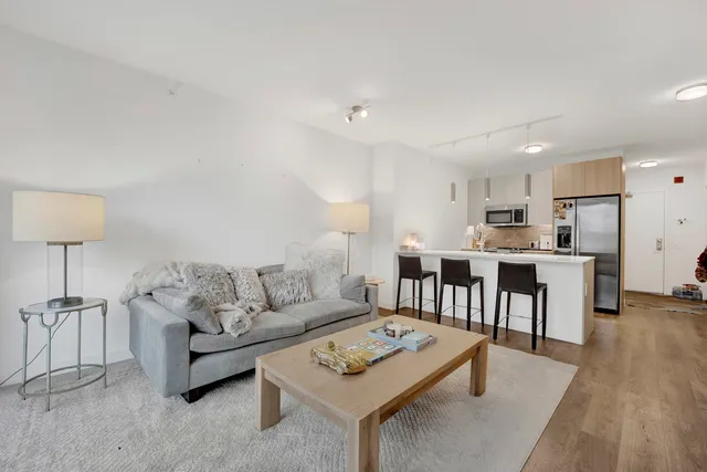 $3,325 | 350 North Canal Street, Unit 1109, Chicago, IL 60606