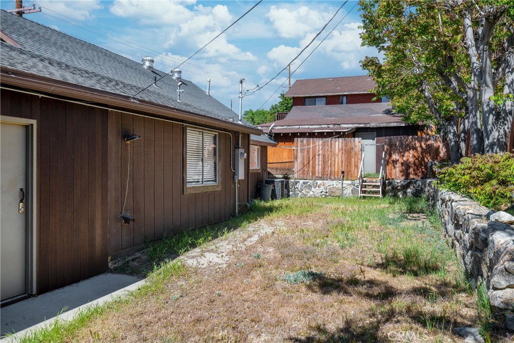 4225 Alcot Trail Frazier Park, CA 93225 - Photo 17 of 31 a backyard of a house
