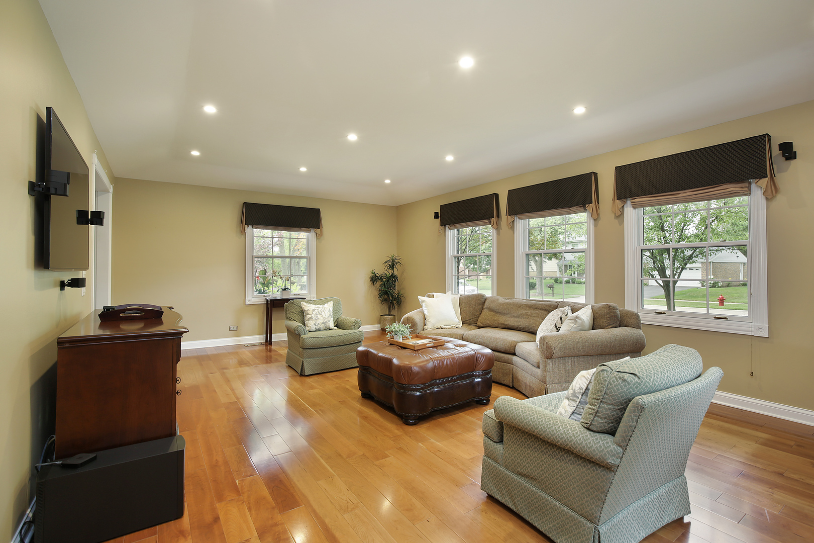 1945 Smith Road Northbrook, IL 60062 - Photo 5 of 29 a living room with furniture and a large window