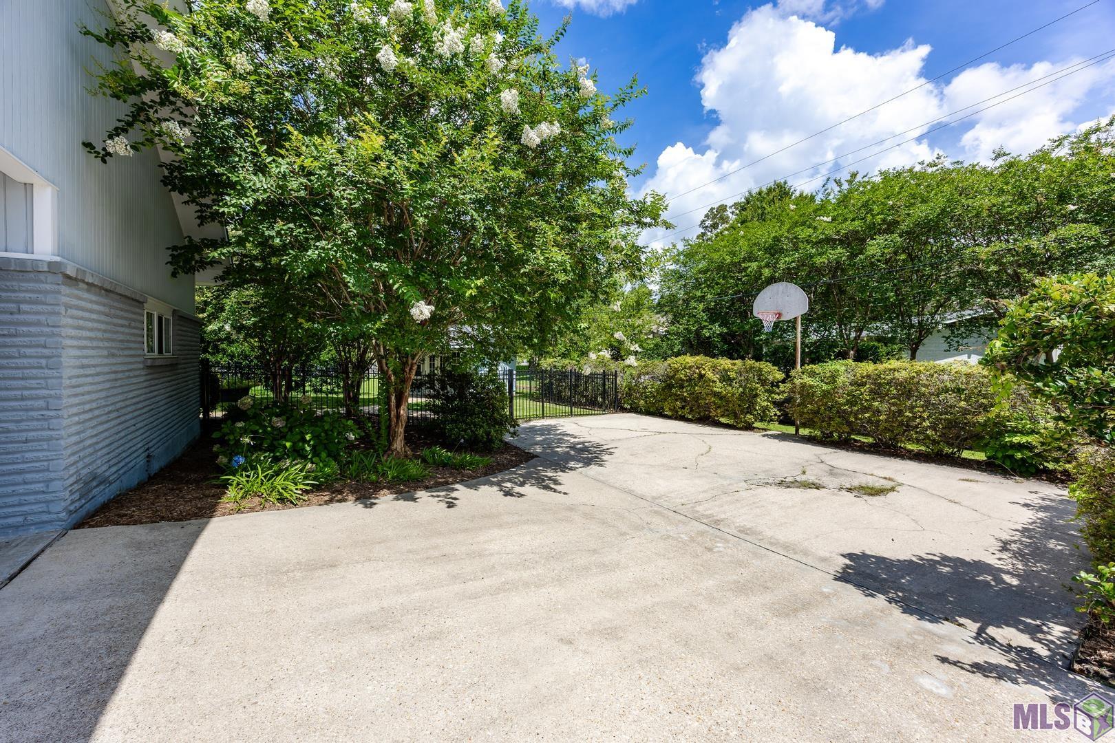 8675 West Fairway Drive Baton Rouge, LA 70809 - Photo 38 of 45
