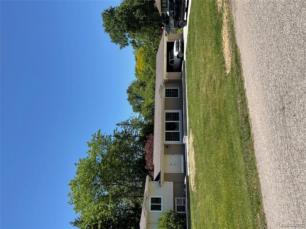 7096 Riverstone Road West Bloomfield, MI 48322 - Photo 2 of 26