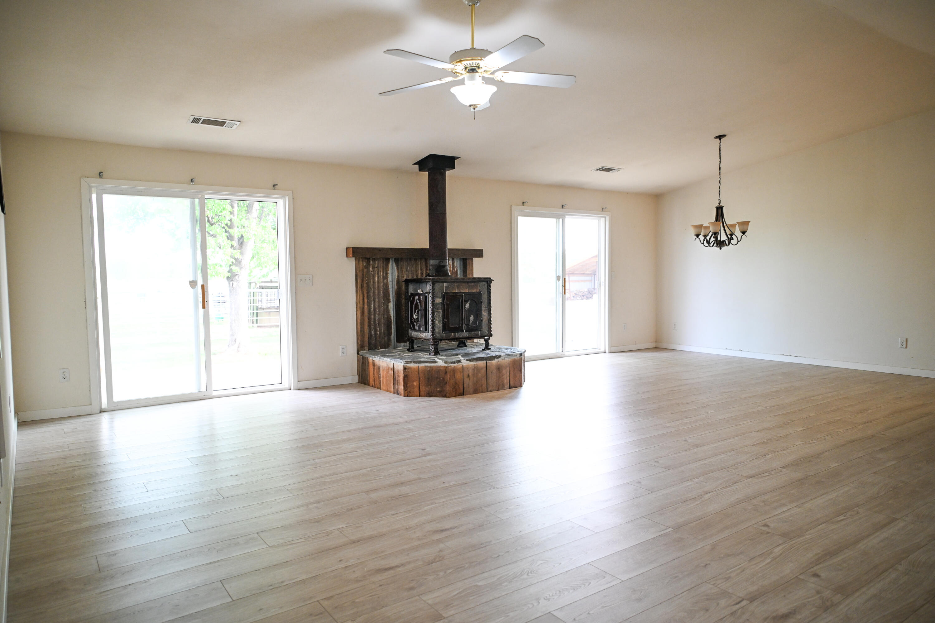 22405 Venzke Road Cottonwood, CA 96022 - Photo 14 of 43 VENZKE RD HOUSE-0970