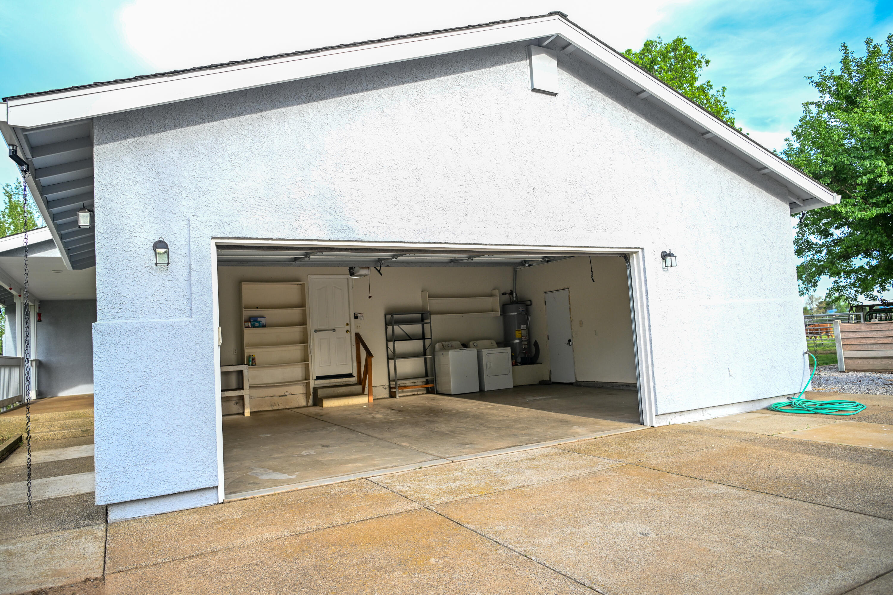 22405 Venzke Road Cottonwood, CA 96022 - Photo 40 of 43 VENZKE RD HOUSE-Garage 2