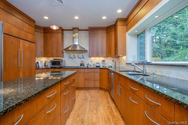 19 West Gate Road Suffern, NY 10901 - Photo 20 of 42 Chef's kitchenPlenty of cabinets