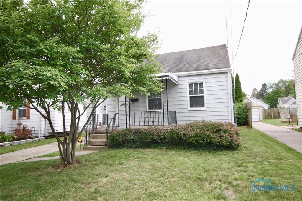 2543 Gracewood Road Toledo, OH 43613 - Photo 1 of 12 Gallery Image 1