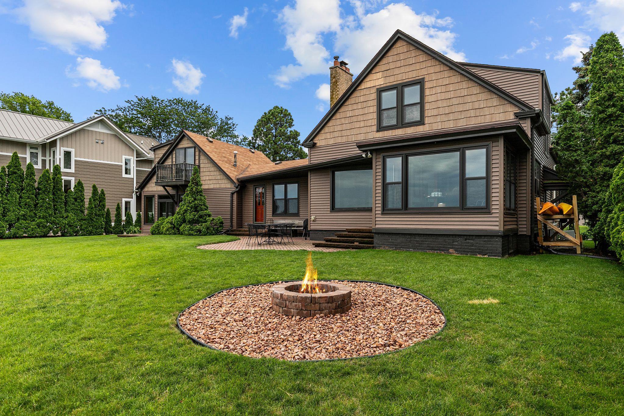 2346 Hickory Lane Oshkosh, WI 54901 - Photo 5 of 73