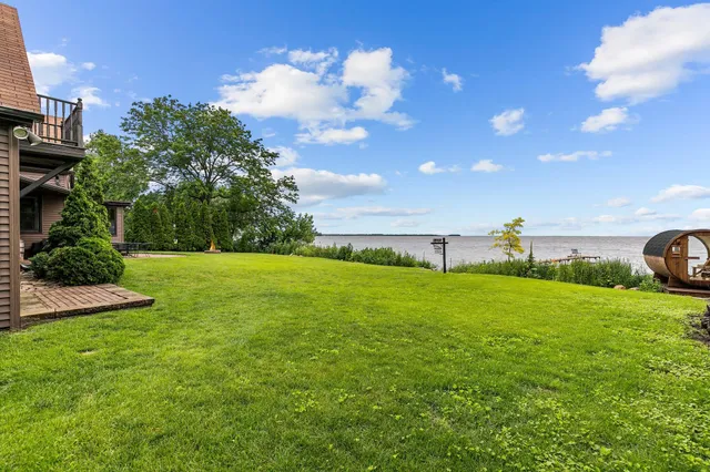 $799,900 | 2346 Hickory Lane, Oshkosh, WI 54901