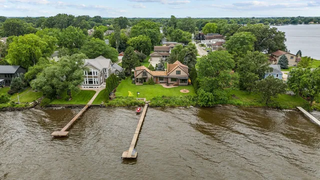 $799,900 | 2346 Hickory Lane, Oshkosh, WI 54901