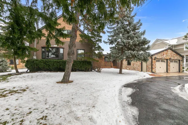 $799,900 | 2346 Hickory Lane, Oshkosh, WI 54901