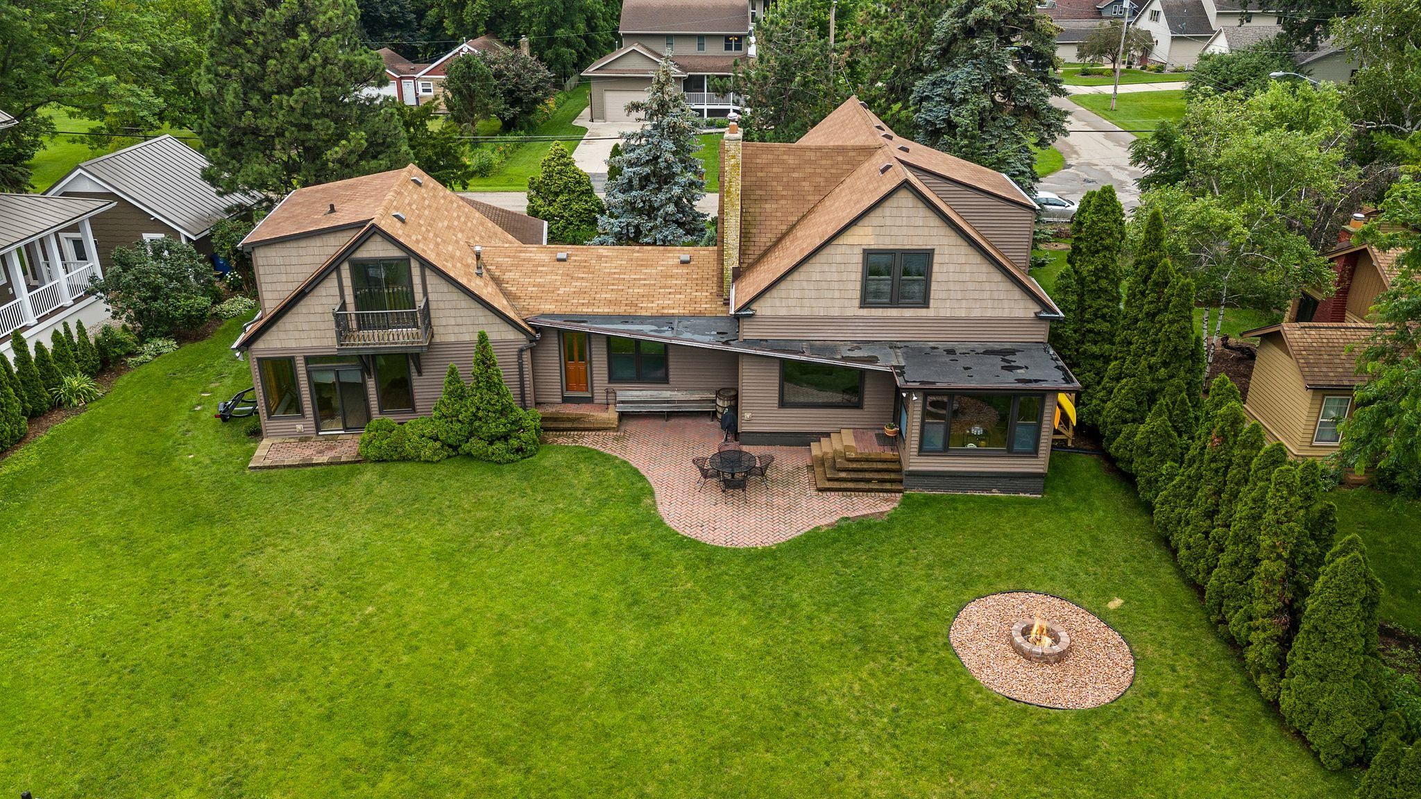 2346 Hickory Lane Oshkosh, WI 54901 - Photo 7 of 73