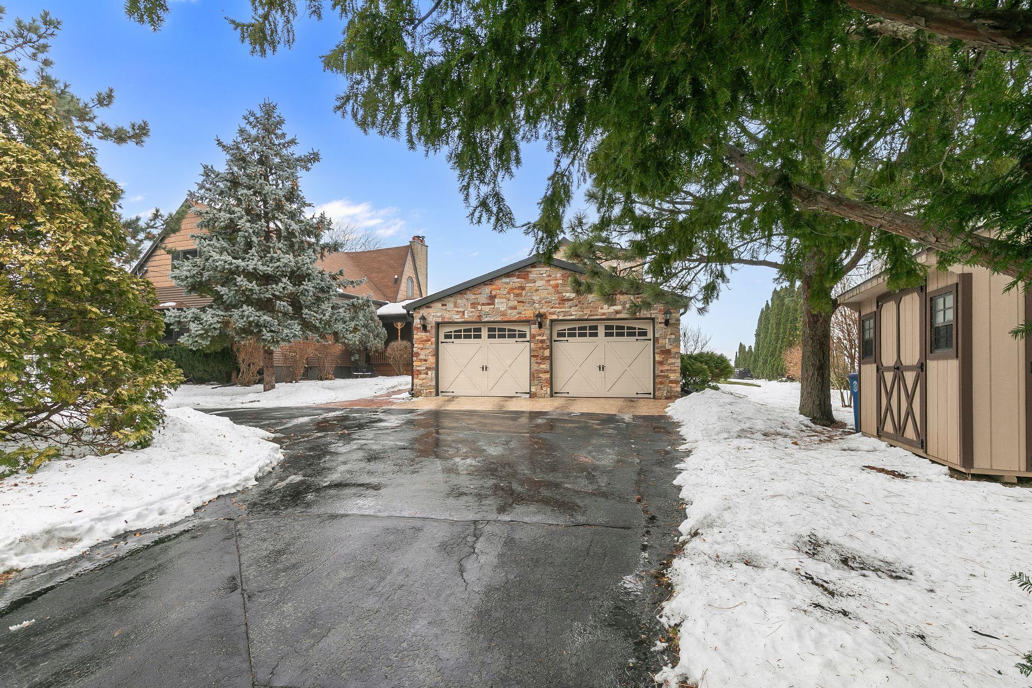 2346 Hickory Lane Oshkosh, WI 54901 - Photo 9 of 73