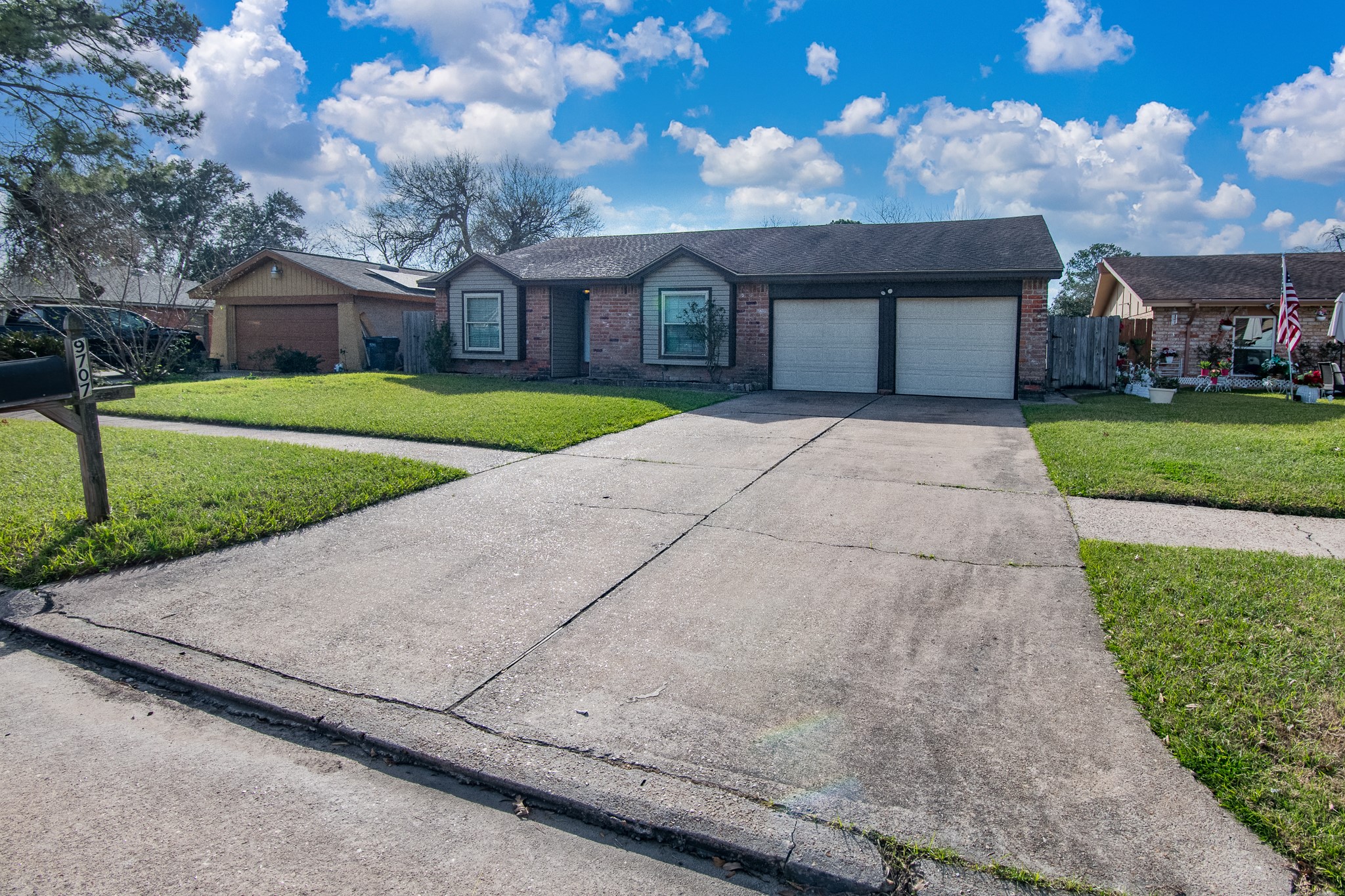 9707 Whitepost Lane Houston, TX 77086 - Photo 10 of 30 a front view of house with yard