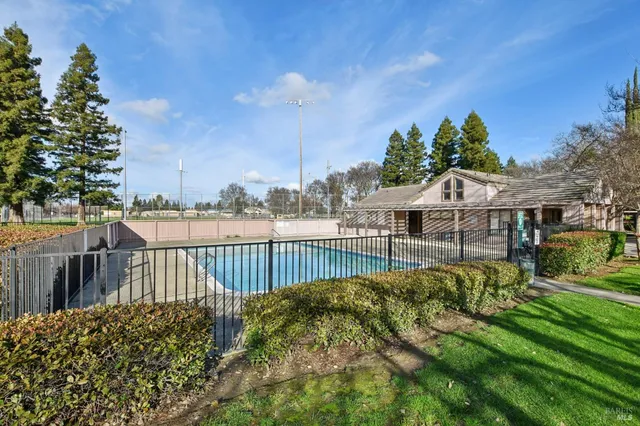 $245,000 | 1801 Marshall Road, Unit 401, Vacaville, CA 95687