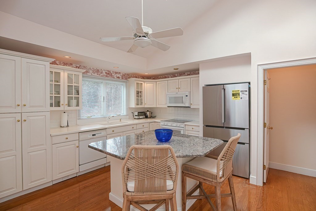 10 Hopewell Farm Road, Unit 10 Natick, MA 01760 - Photo 2 of 17 Gallery Image 2