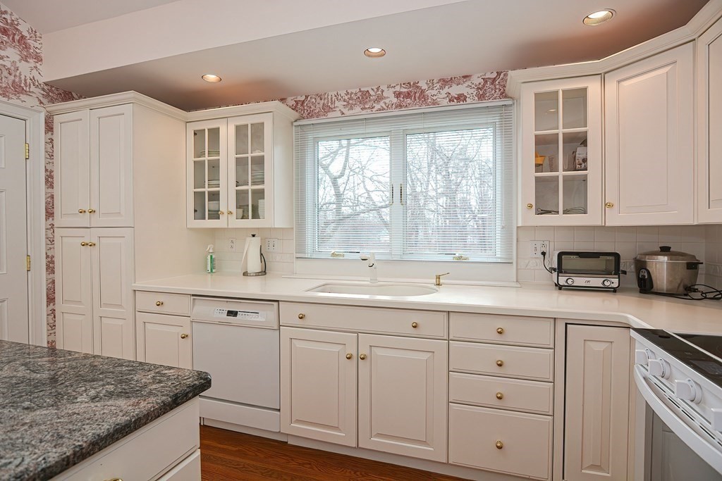 10 Hopewell Farm Road, Unit 10 Natick, MA 01760 - Photo 3 of 17 Gallery Image 3