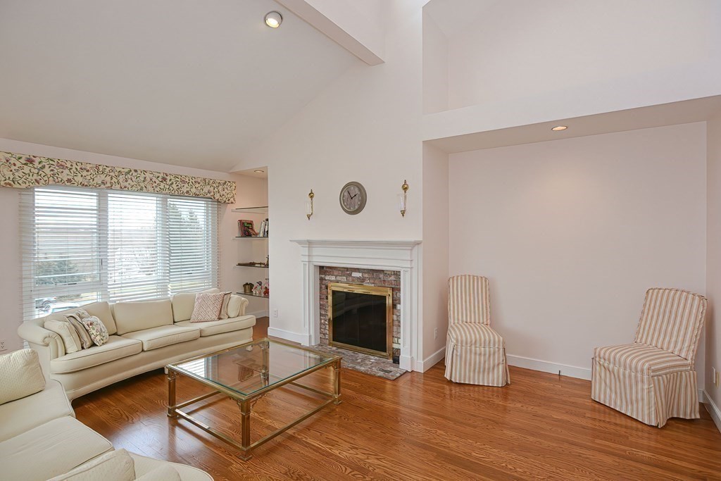 10 Hopewell Farm Road, Unit 10 Natick, MA 01760 - Photo 5 of 17 Gallery Image 5