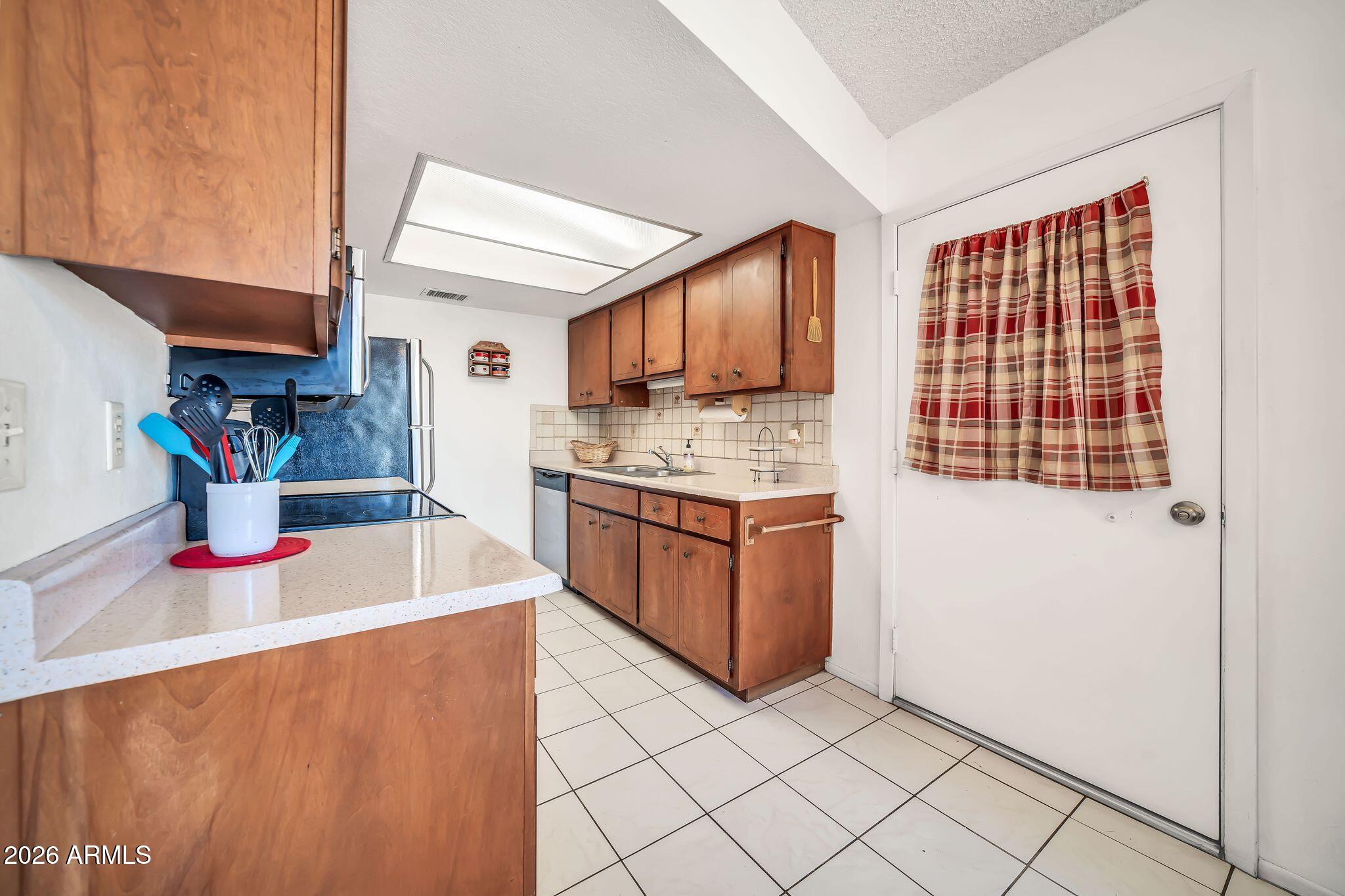 9645 West Mountain View Road, Unit B Peoria, AZ 85345 - Photo 18 of 35