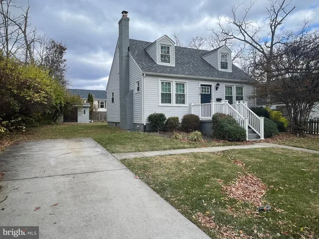 $2,800 | 218 Frederick Avenue, Rockville, MD 20850