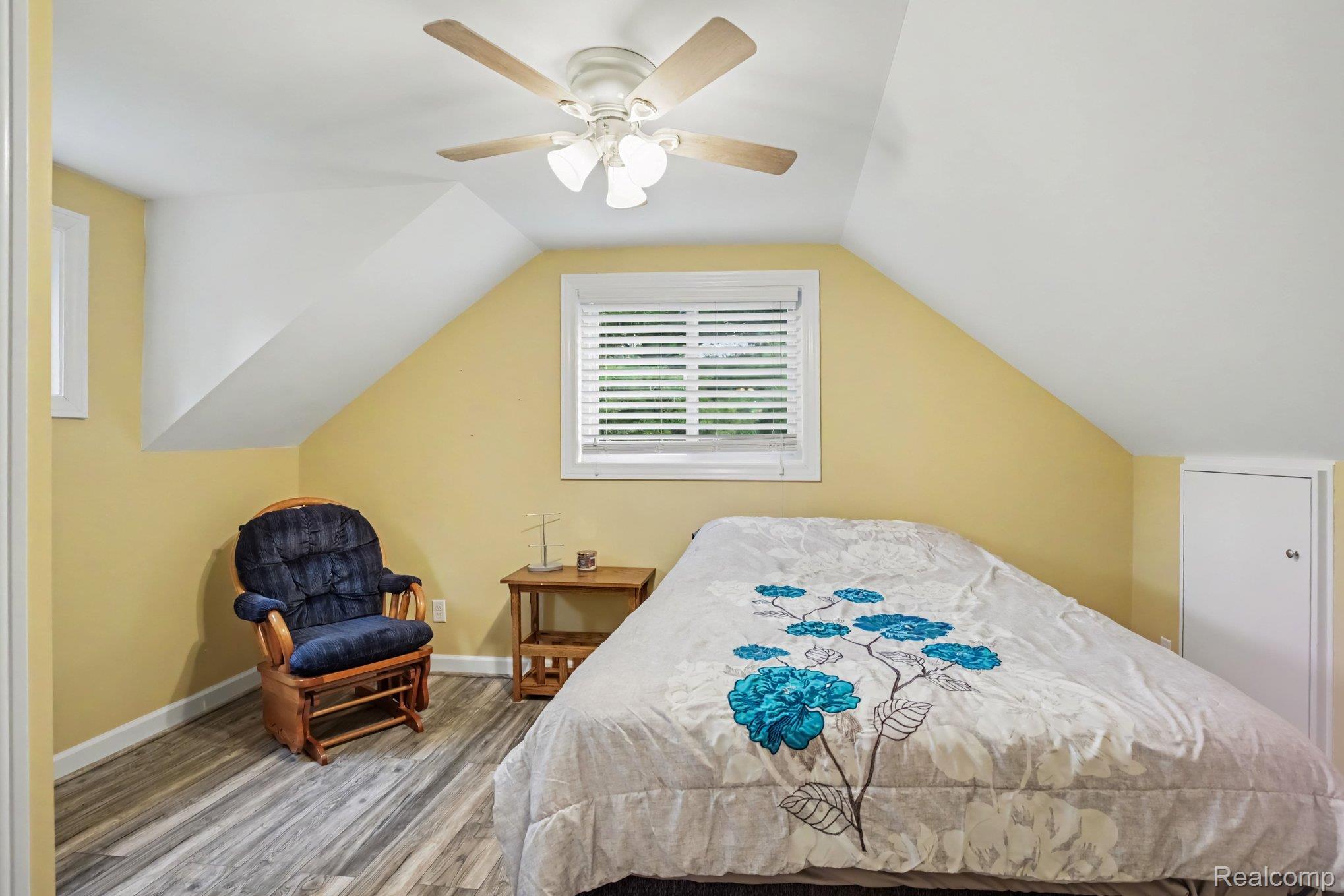 4726 Rosedale Court Clarkston, MI 48348 - Photo 12 of 30 Bedroom #3