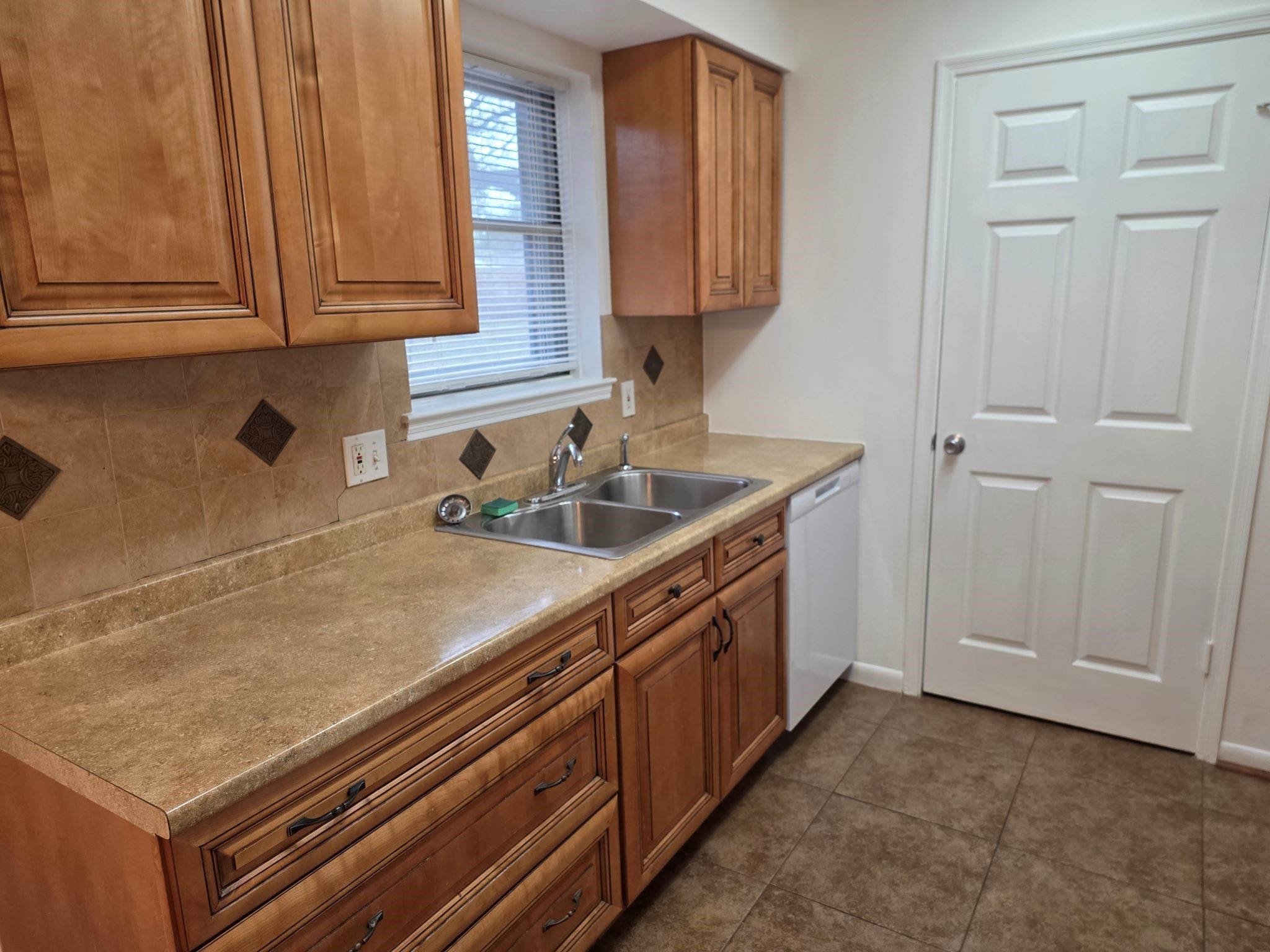 2121 Redwood Street Kemah, TX 77565 - Photo 13 of 49