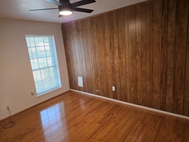 $2,195 | 2121 Redwood Street, Kemah, TX 77565