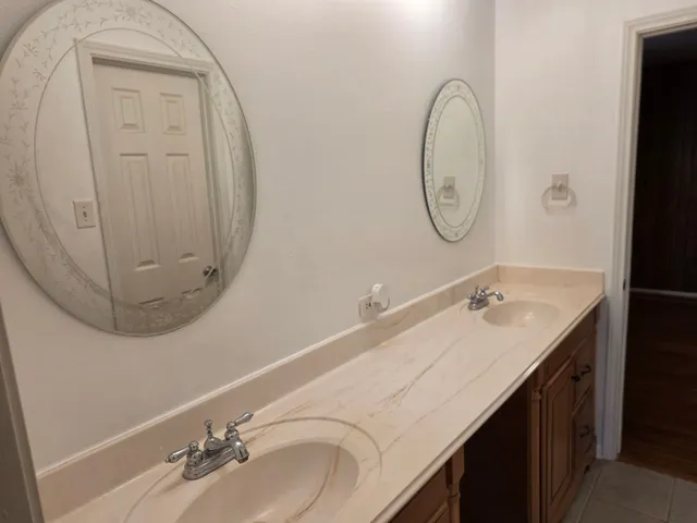 $2,195 | 2121 Redwood Street, Kemah, TX 77565