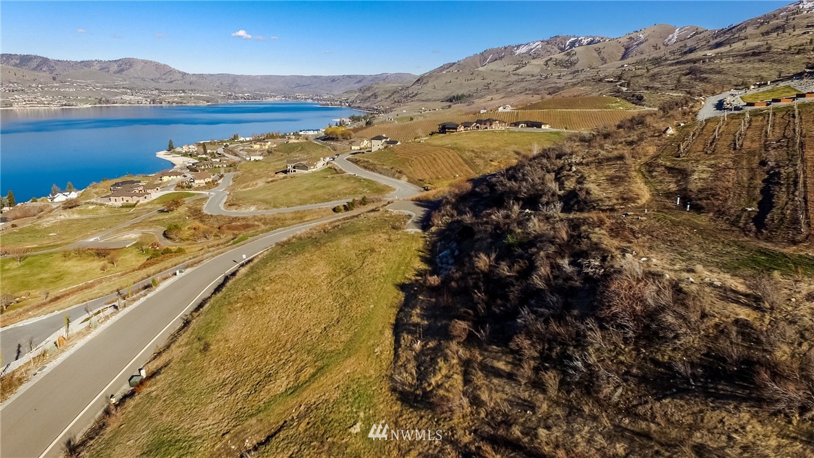 302 Clos Chevalle Road Chelan, WA 98816 - Photo 3 of 15 Gallery Image 3