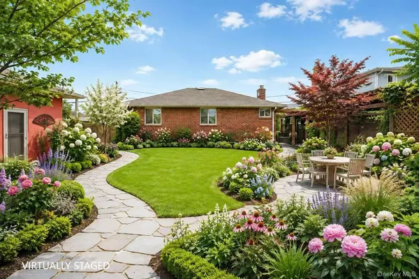 $839,900 | 100 Memphis Avenue, Floral Park, NY 11001