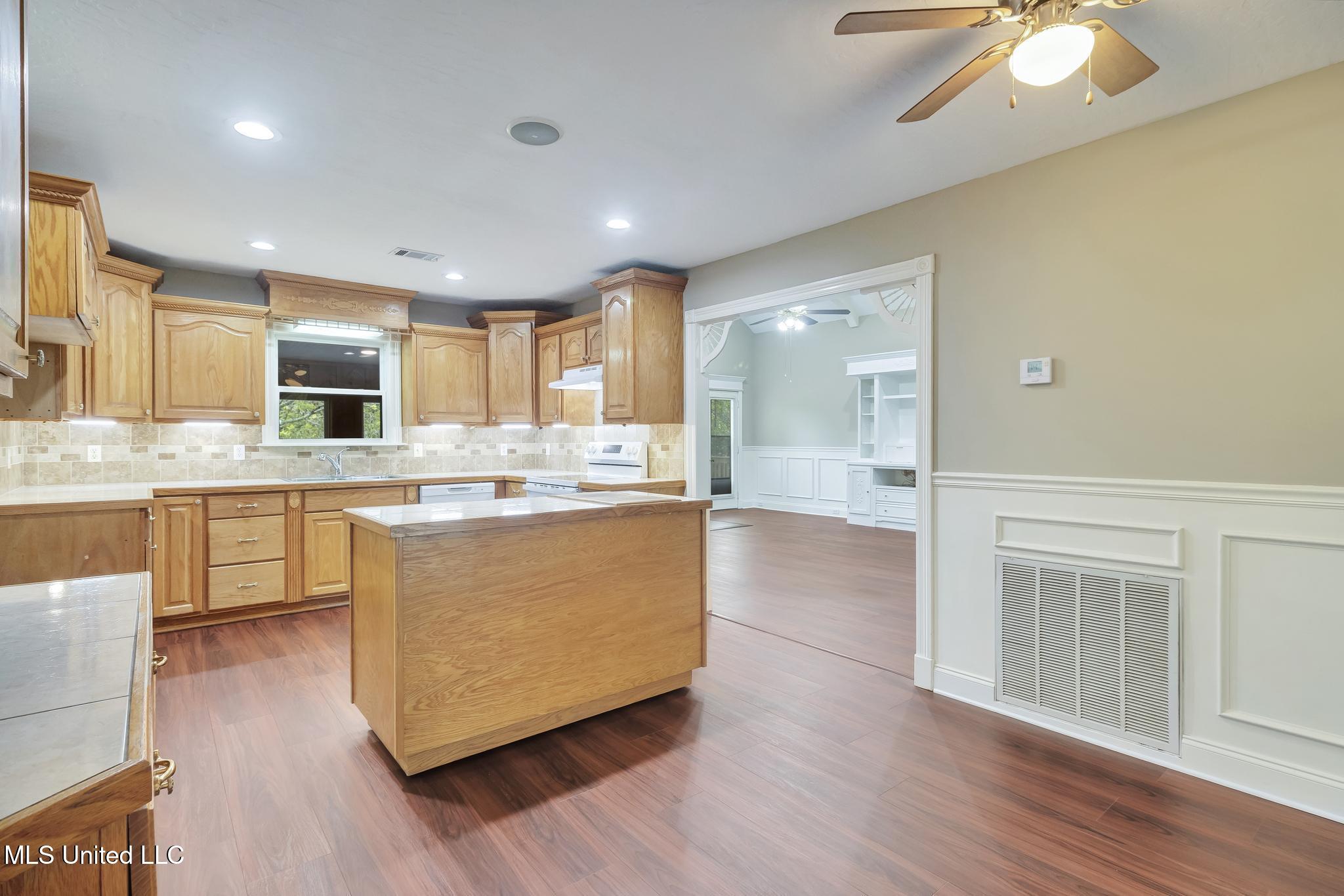 42 Boone Road Perkinston, MS 39573 - Photo 11 of 67 IMG_7525