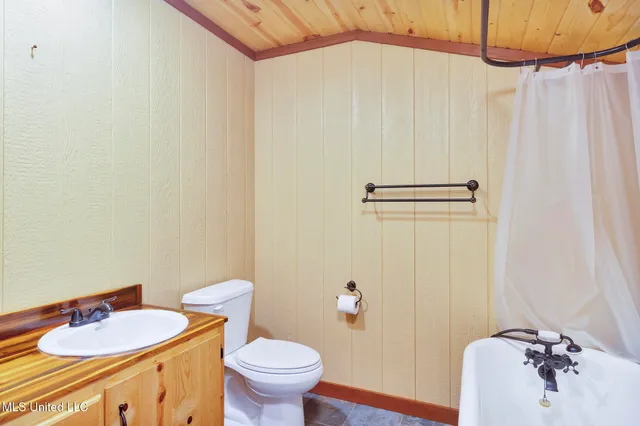 $575,000 | 42 Boone Road, Perkinston, MS 39573