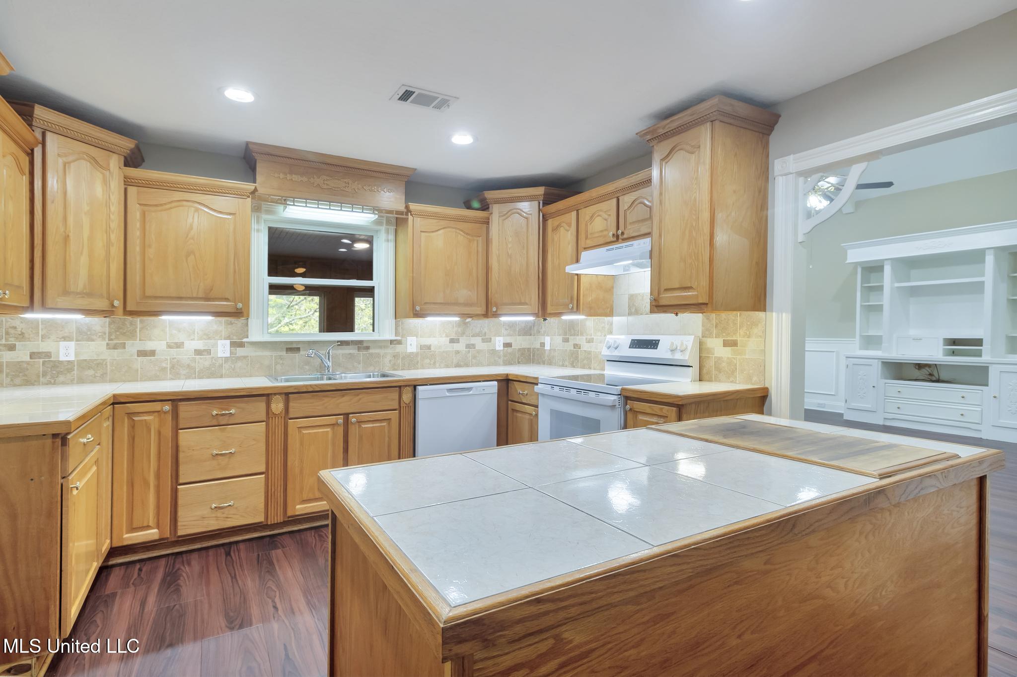 42 Boone Road Perkinston, MS 39573 - Photo 9 of 67 IMG_7486