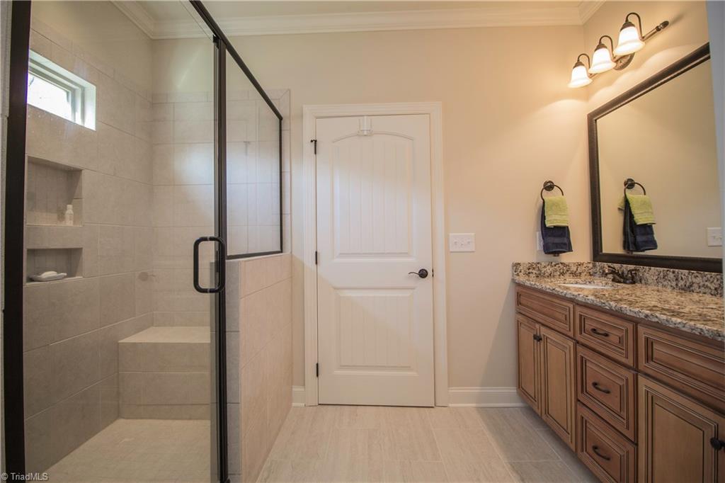 2255 Renaissance Lane High Point, NC 27262 - Photo 19 of 29 Master Bathroom