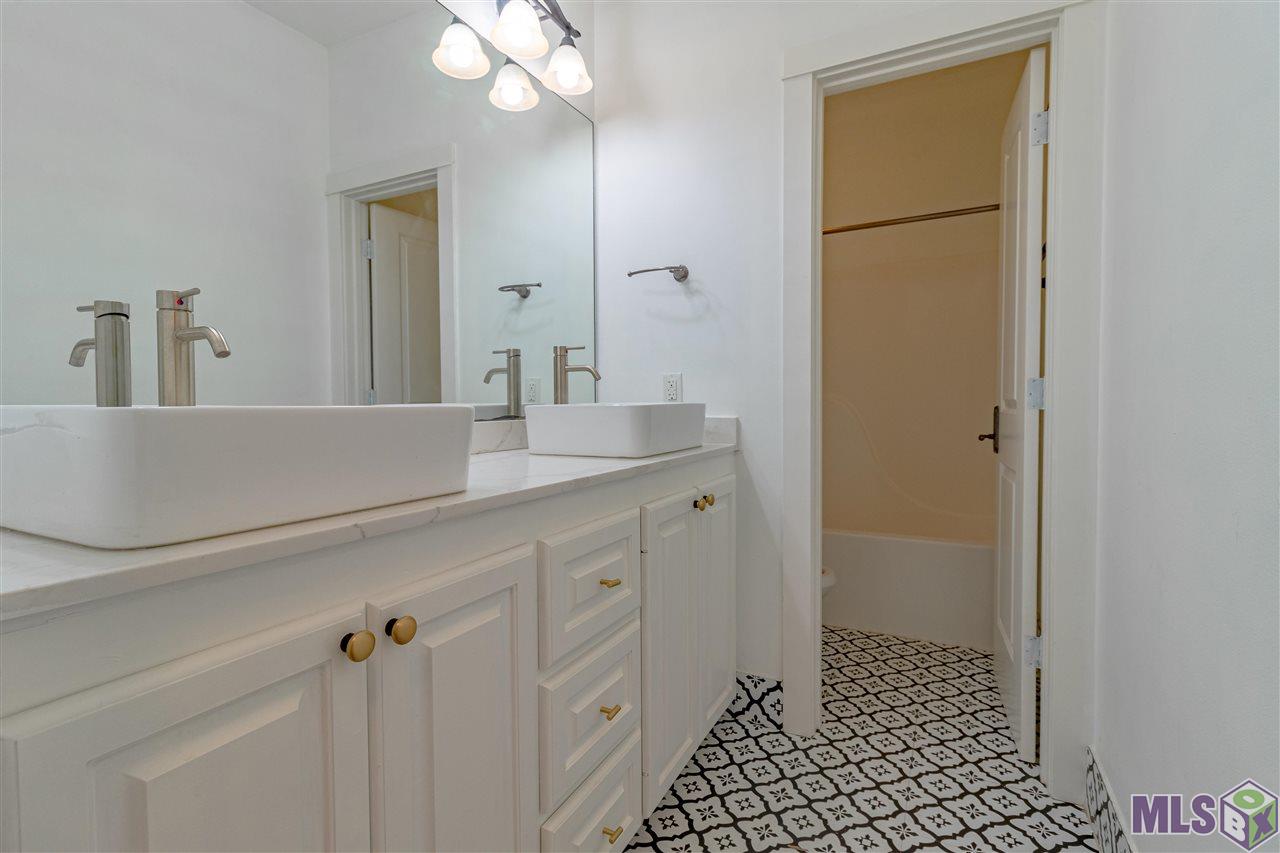 9462 Boone Avenue Baton Rouge, LA 70810 - Photo 7 of 16