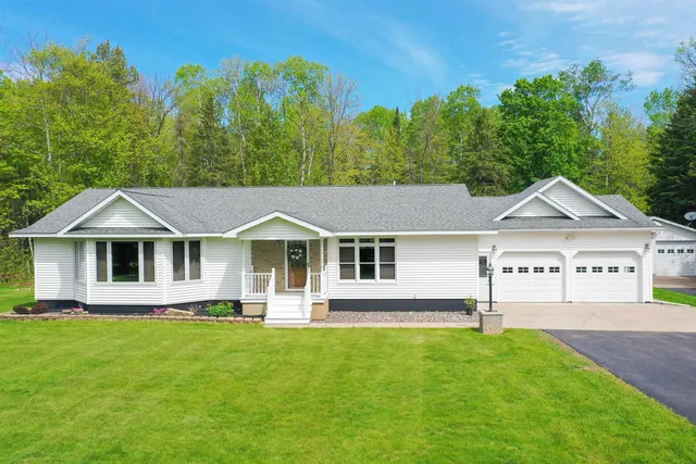 $485,000 | 23920 Highway 2, Ashland, WI 54806