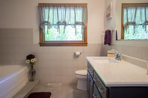 $469,000 | 23920 Highway 2, Ashland, WI 54806