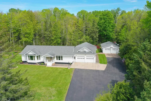 $485,000 | 23920 Highway 2, Ashland, WI 54806