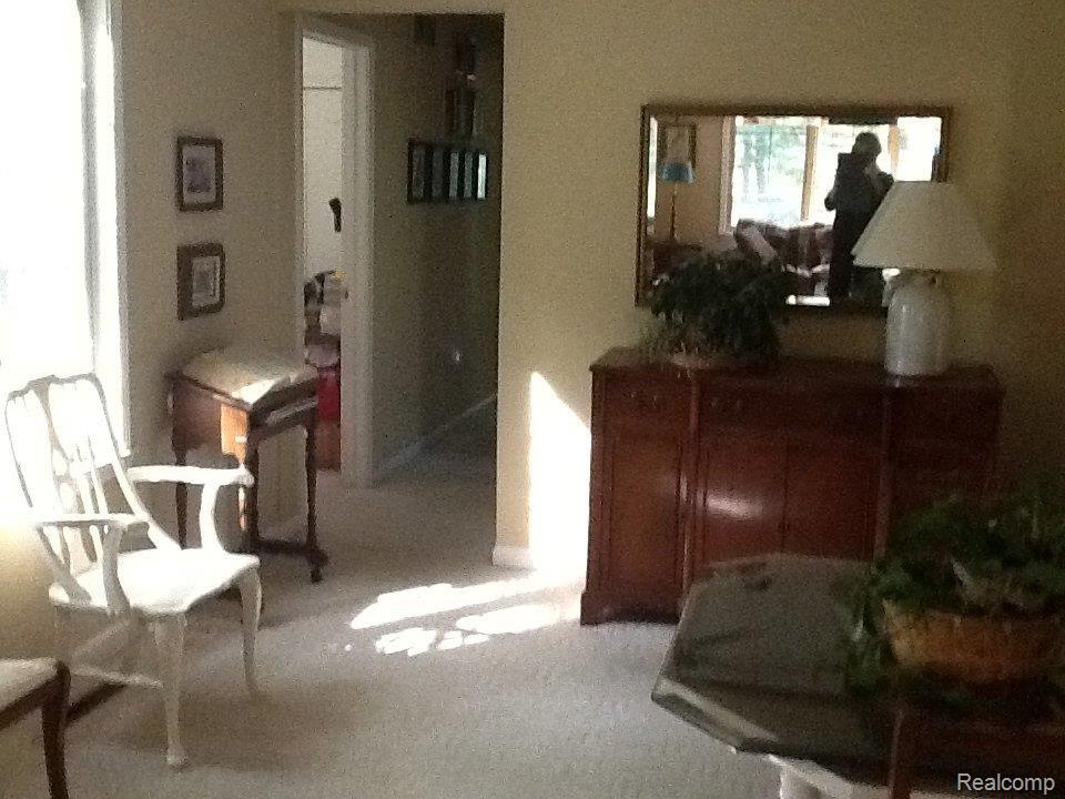 9373 Mabley Hill Road Fenton, MI 48430 - Photo 14 of 24 Formal Dining.JPG